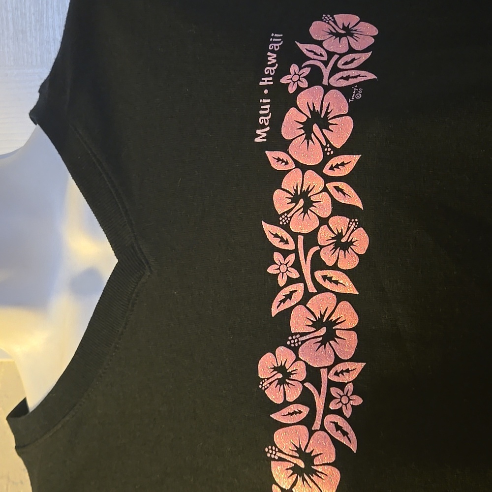 Anvil Maui Hawaii Black/ Pink Floral Graphic T-Shirt - Picture 3 of 6